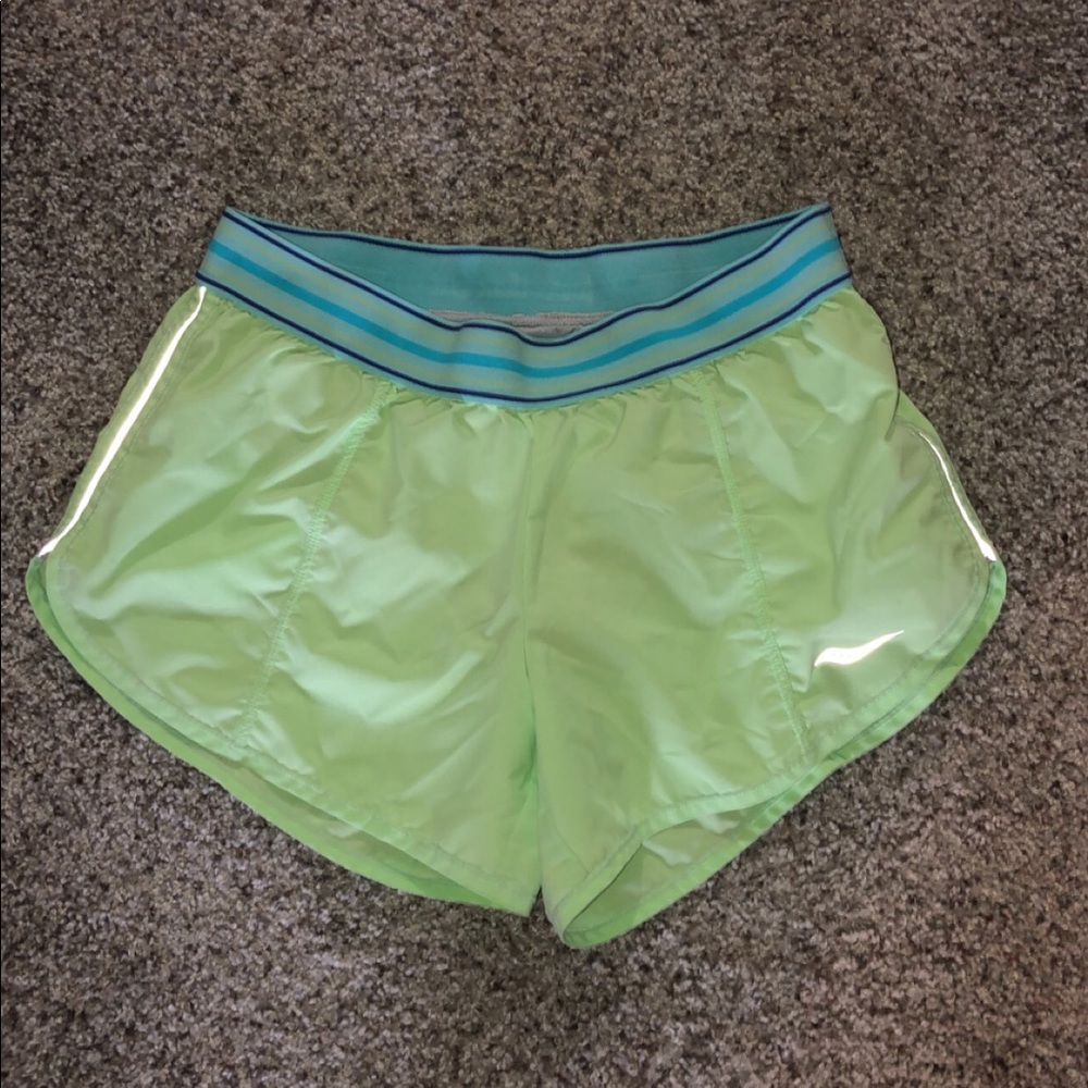 Medium saucony shorts $12